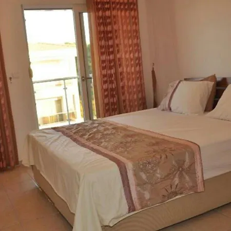 Four Seasons I -10 Guarantees A Wonderful Holiday In An Exclusive Gated Communit Sidé